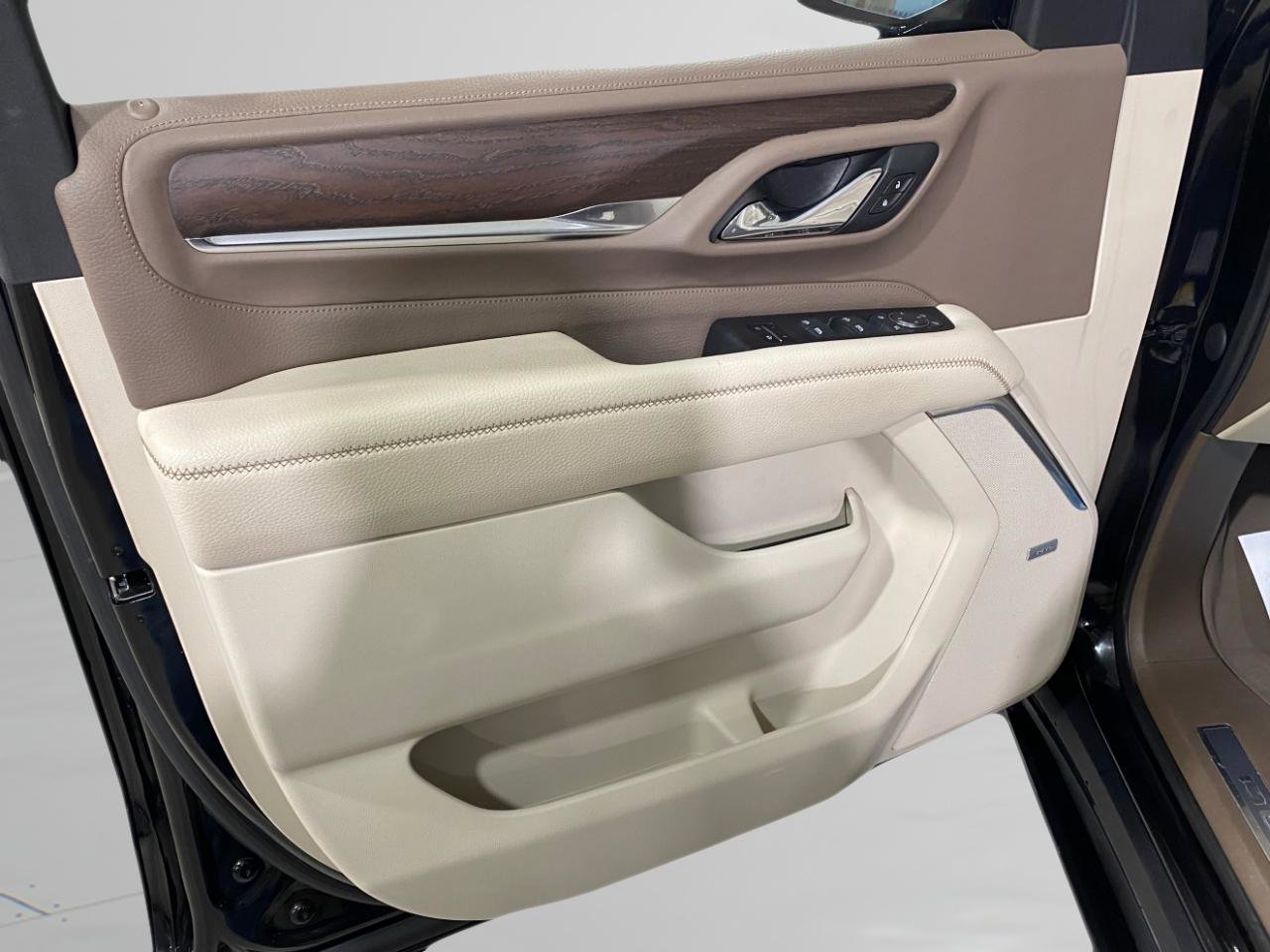 Used 2021 GMC Yukon Denali w/ Denali Premium Package image 20