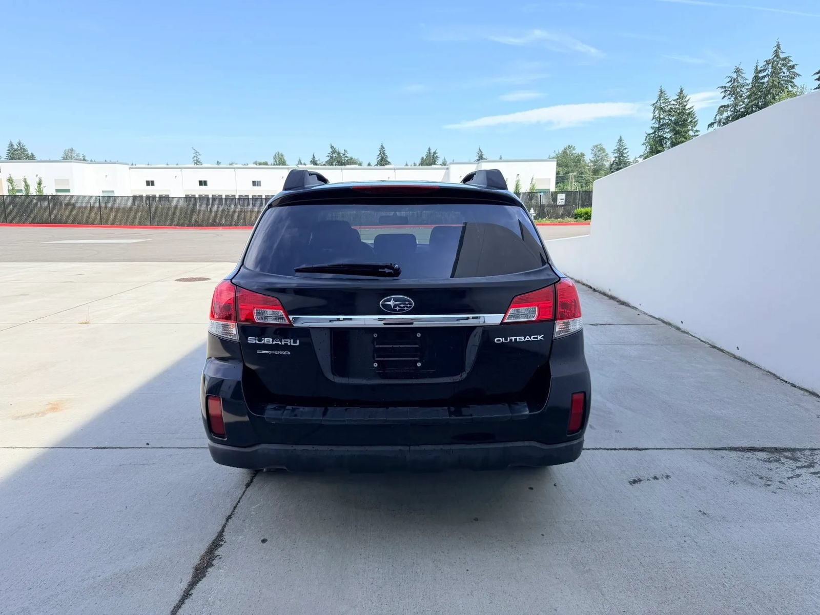 Used 2010 Subaru Outback 2.5i Premium AWD/4WD image 4