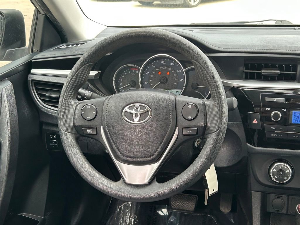 Used 2015 Toyota Corolla L FWD image 33
