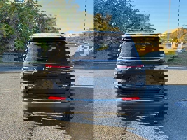 Used 2022 Jeep Grand Cherokee L Limited image 4