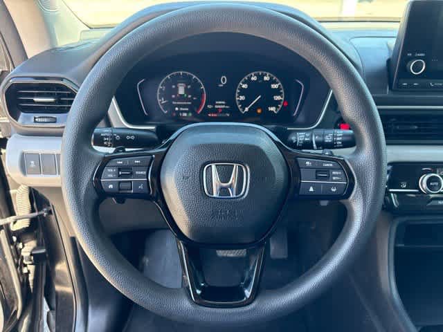 Used 2023 Honda Pilot LX image 14