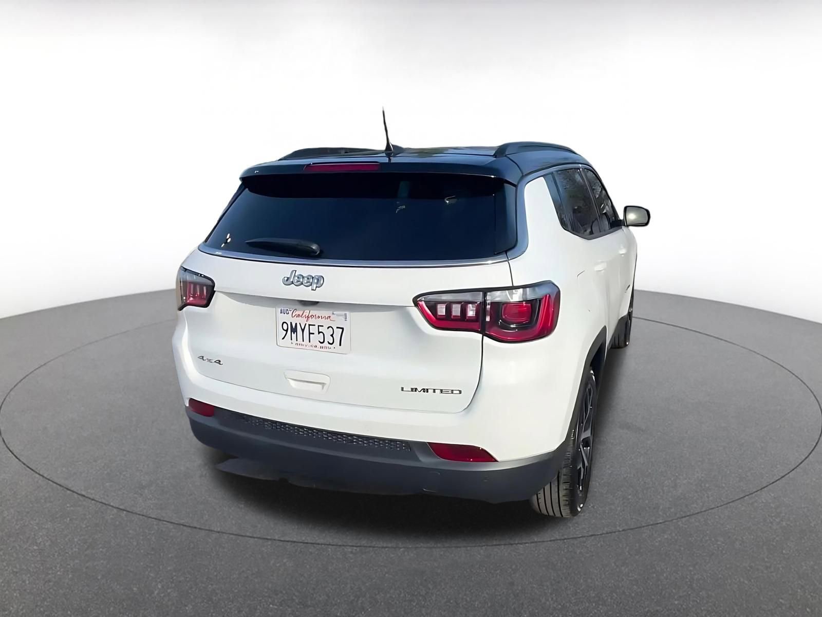 Used 2025 Jeep Compass Limited image 12