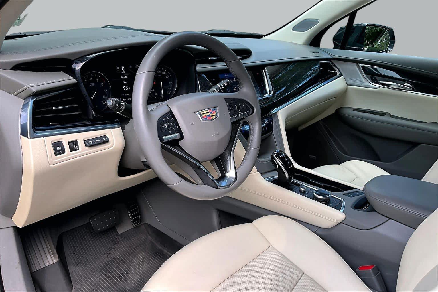 Used 2020 Cadillac XT6 Premium Luxury FWD image 18
