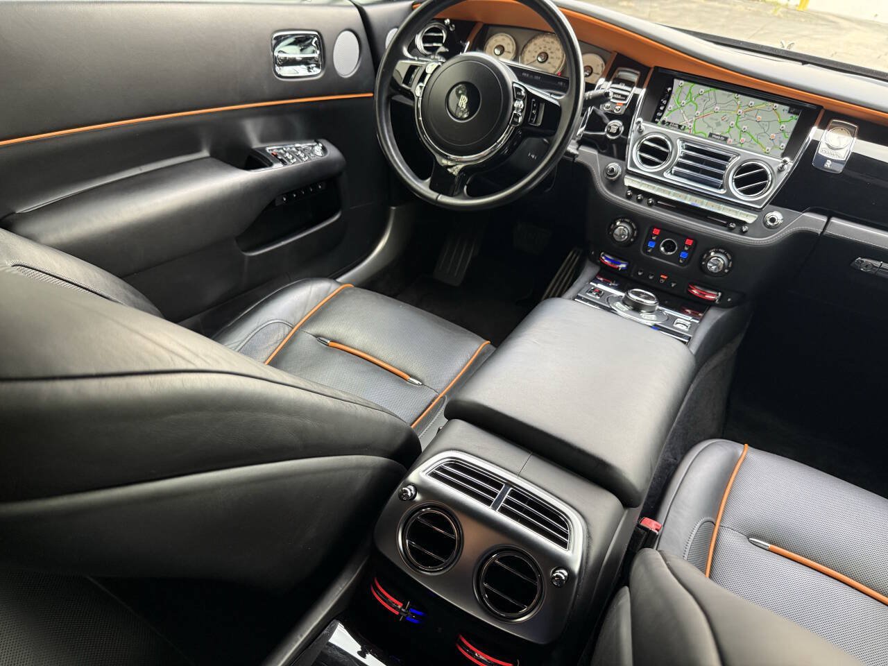 Used 2018 Rolls-Royce Dawn RWD image 40