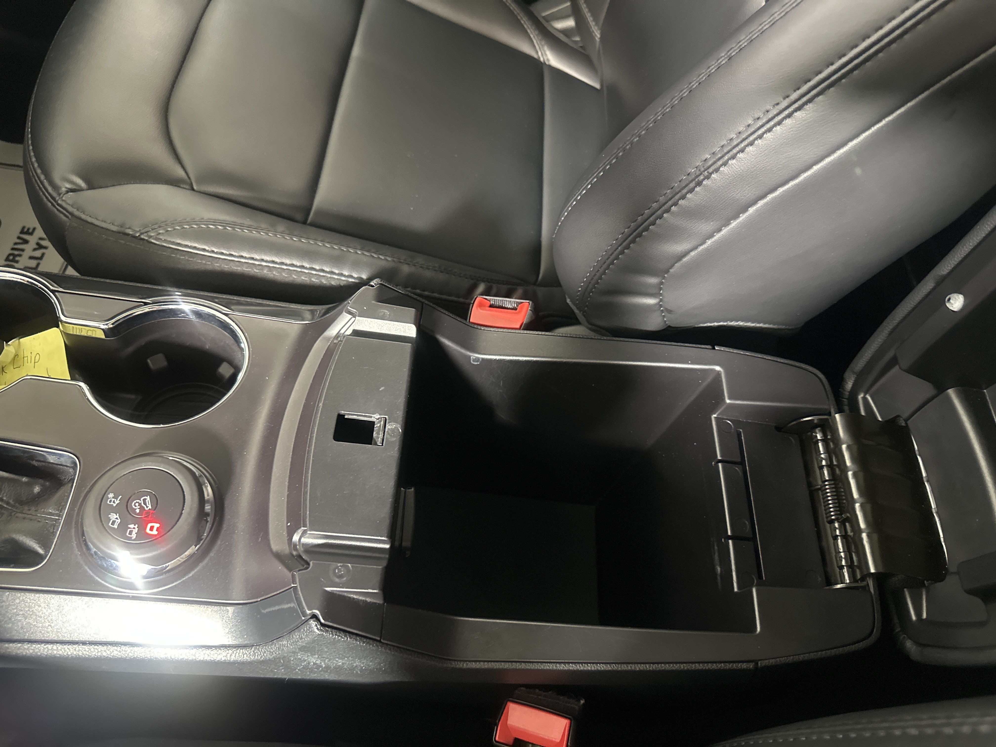 Used 2019 Ford Explorer XLT w/ Equipment Group 202A AWD/4WD image 23