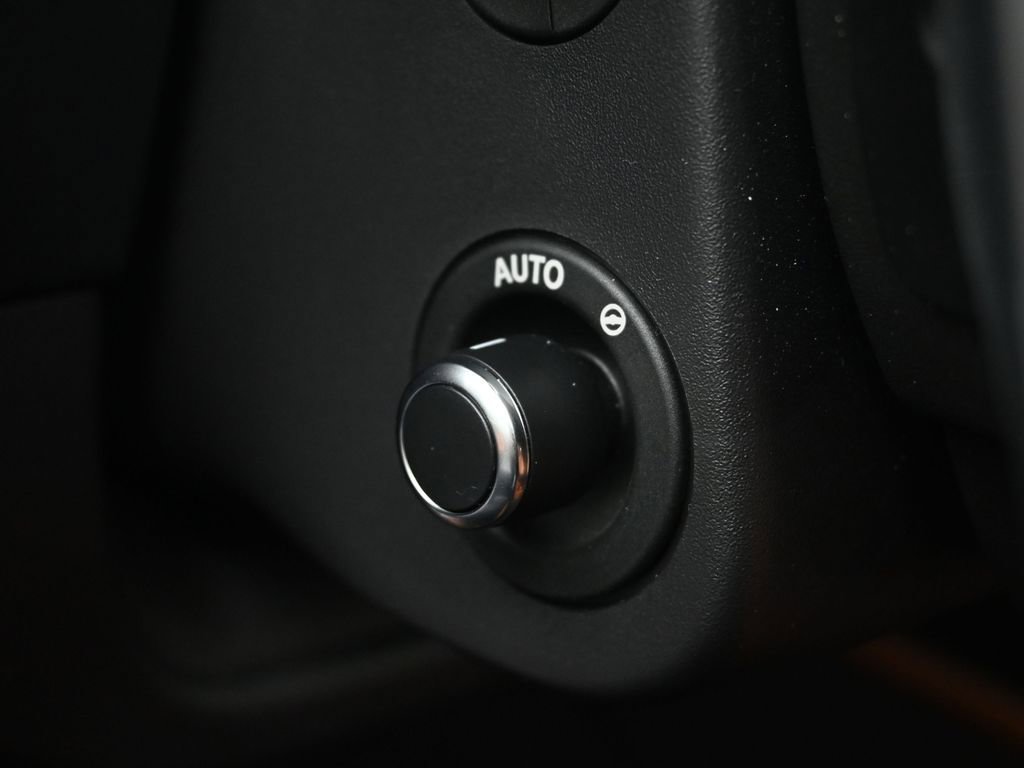 Used 2024 Jaguar F-TYPE R image 24