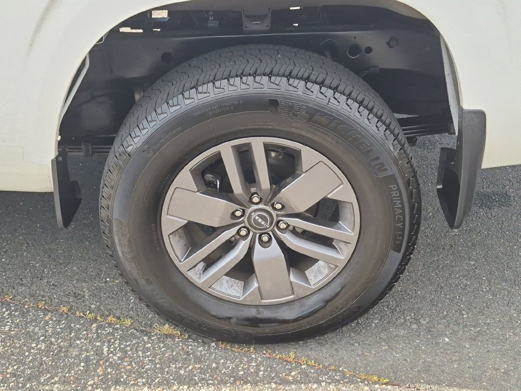 Used 2025 Nissan Frontier SV AWD/4WD image 27