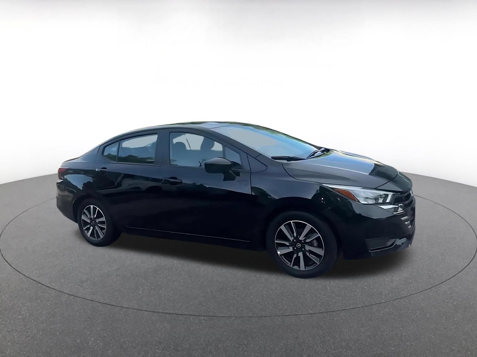 Used 2025 Nissan Versa SV FWD image 2