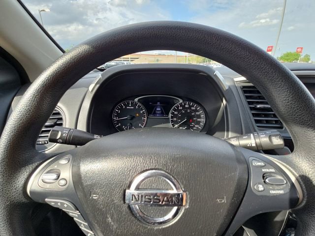 Used 2019 Nissan Pathfinder S image 25