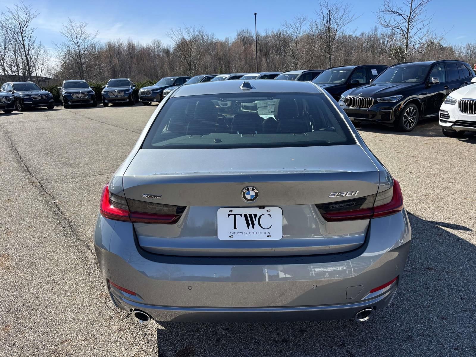 New 2026 BMW 330i xDrive Sedan w/ Premium Package AWD/4WD image 6