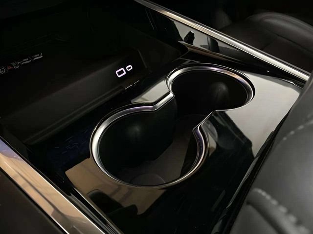 Used 2025 Chevrolet Suburban LT RWD image 57