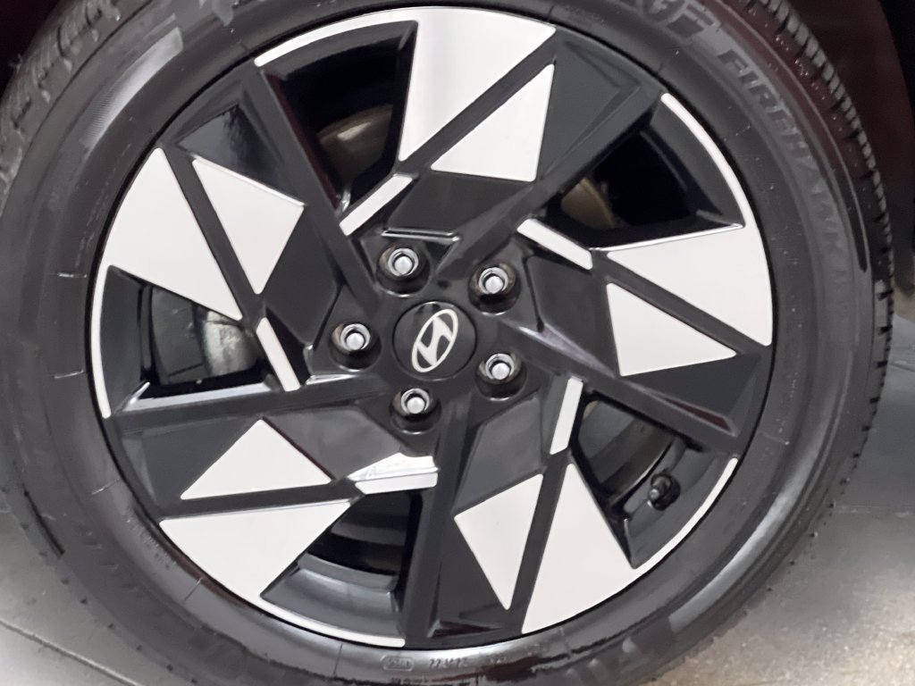 Used 2024 Hyundai Kona SEL AWD/4WD image 64