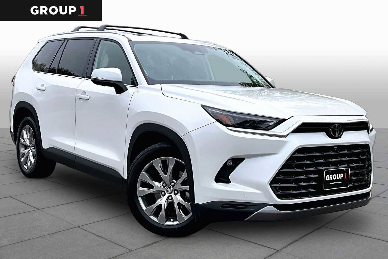 Used 2024 Toyota Grand Highlander AWD image 3