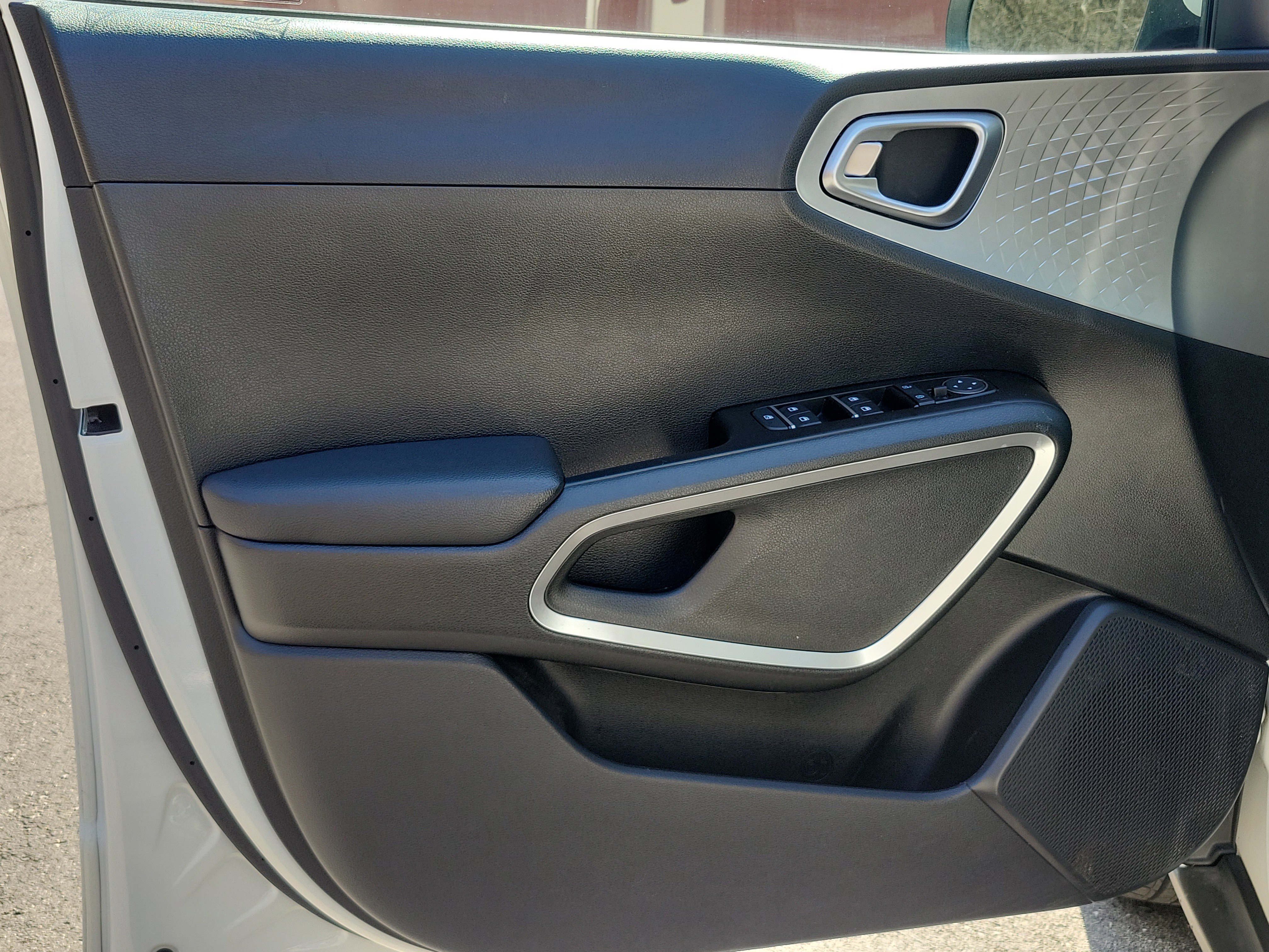 Used 2021 Kia Soul LX image 18