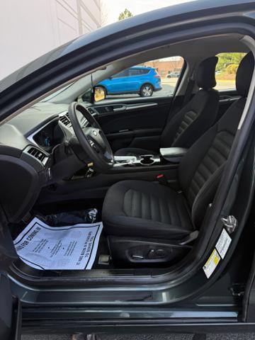 Used 2015 Ford Fusion SE FWD image 10