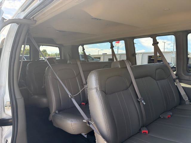 Used 2022 Chevrolet Express 3500 LS RWD image 7