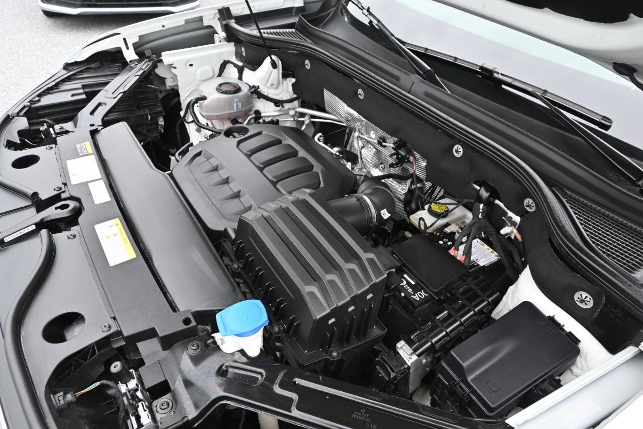 Used 2024 Volkswagen Atlas SE image 37