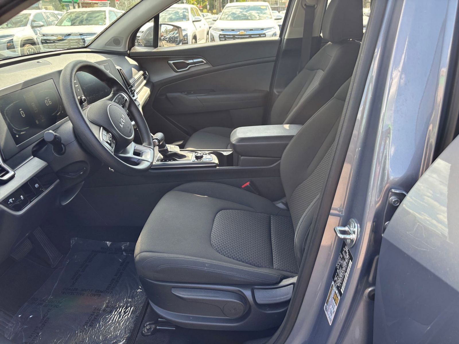 Used 2025 Kia Sportage LX image 25