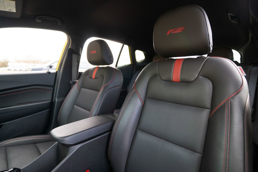 Used 2025 Chevrolet Trax RS w/ Driver Confidence Package image 14