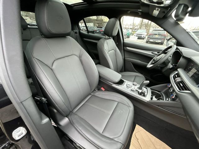 New 2026 Alfa Romeo Stelvio Sprint AWD/4WD image 15