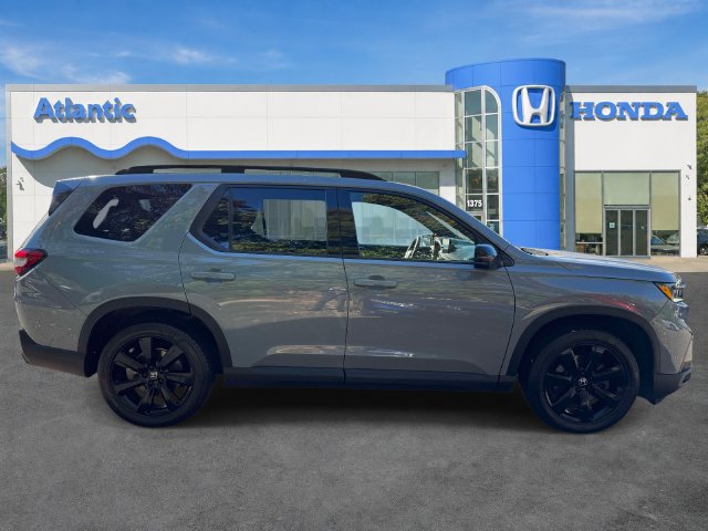 Certified 2025 Honda Pilot Black Edition image 4