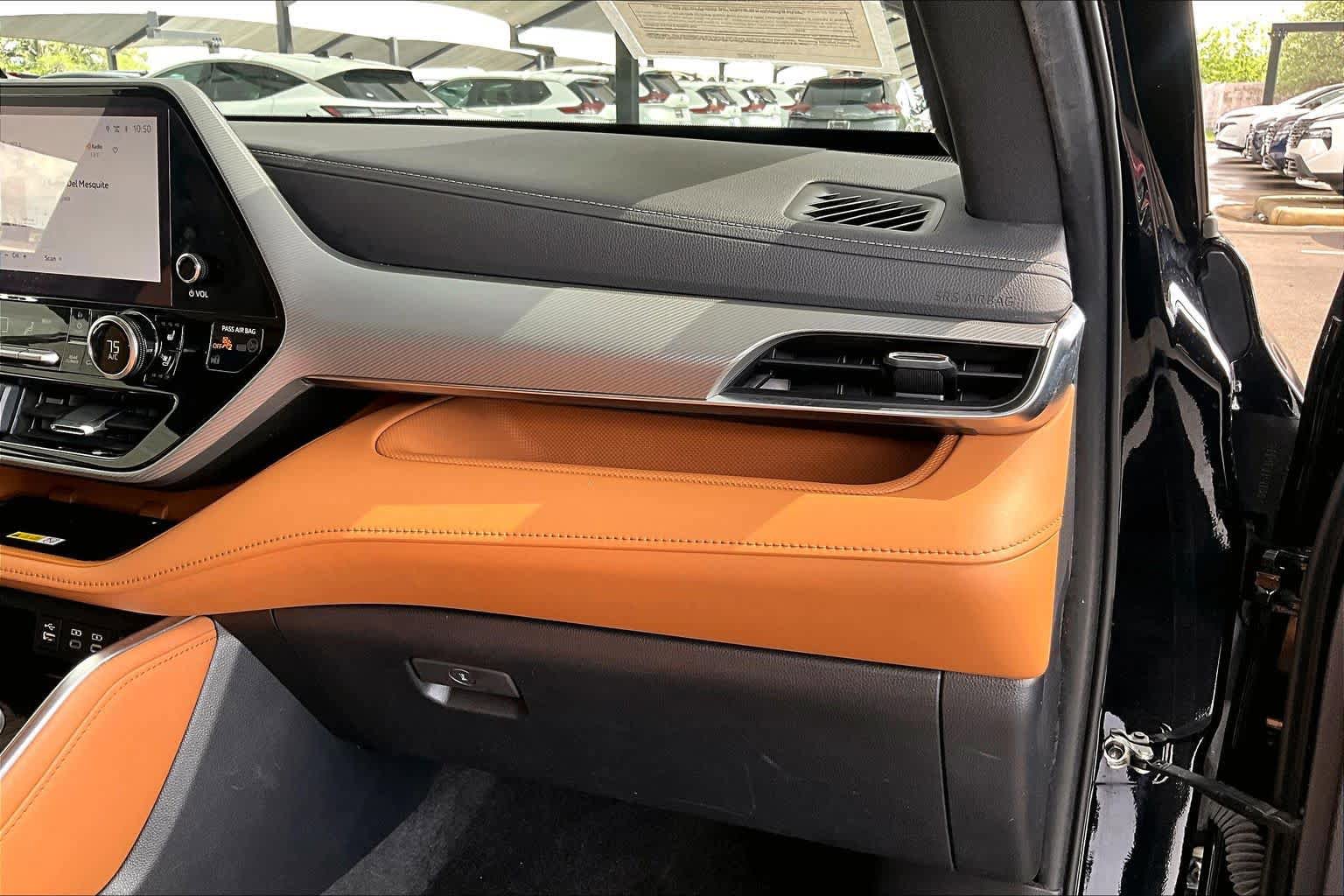 Used 2023 Toyota Highlander Platinum FWD image 19