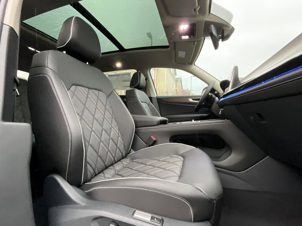New 2026 Volkswagen Atlas SEL Premium R-Line image 12