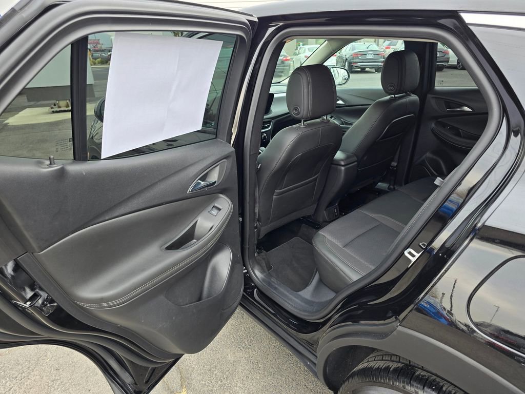 Used 2025 Buick Encore GX Preferred w/ Comfort Package image 17