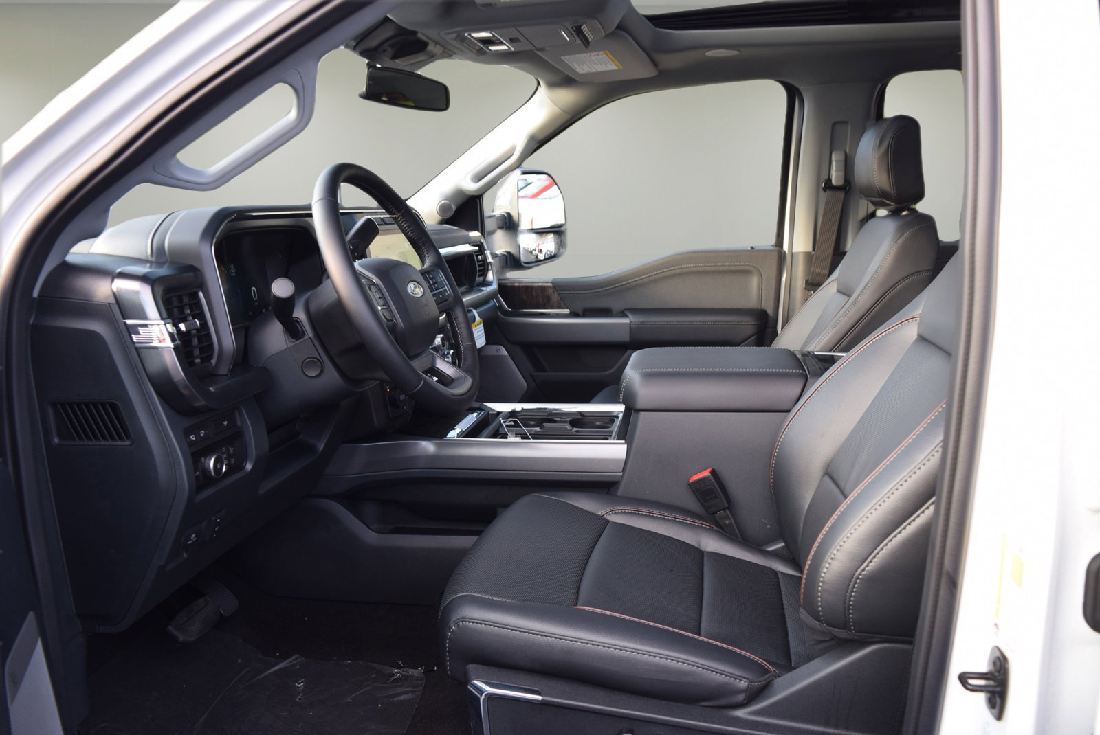 Used 2024 Ford F250 Lariat w/ Lariat Ultimate Package AWD/4WD image 7