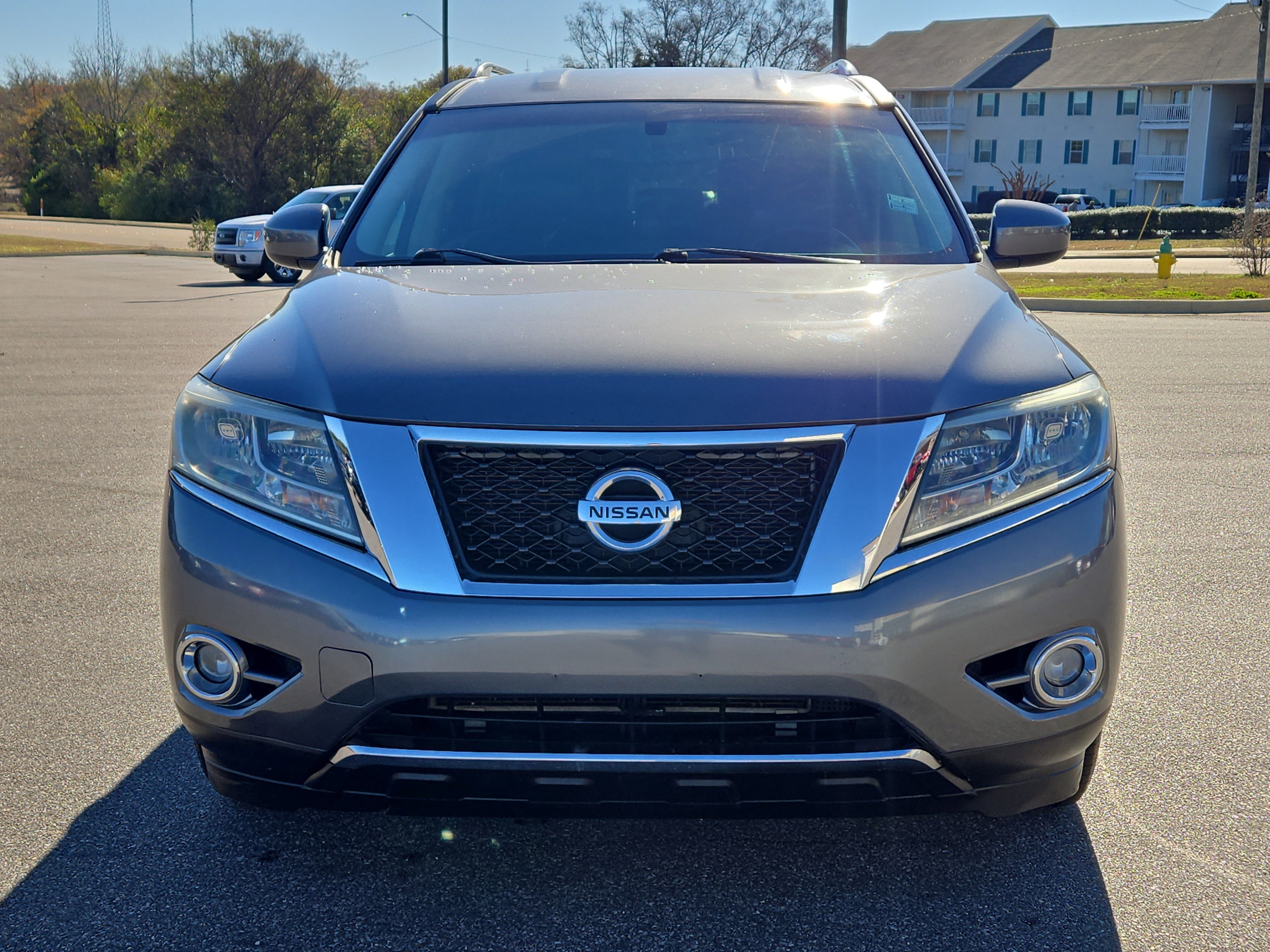 Used 2015 Nissan Pathfinder SL image 2