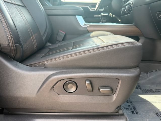 Used 2025 Chevrolet Silverado 1500 High Country AWD/4WD image 34
