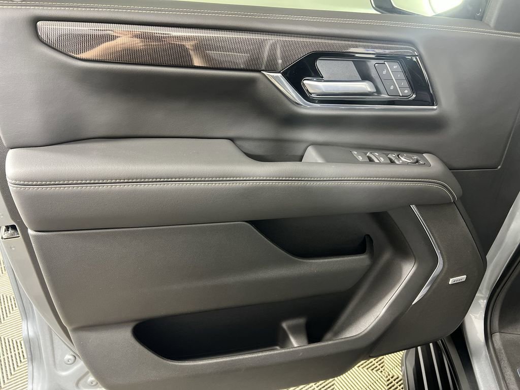 Certified 2025 GMC Yukon Elevation w/ Elevation Premium Package AWD/4WD image 23