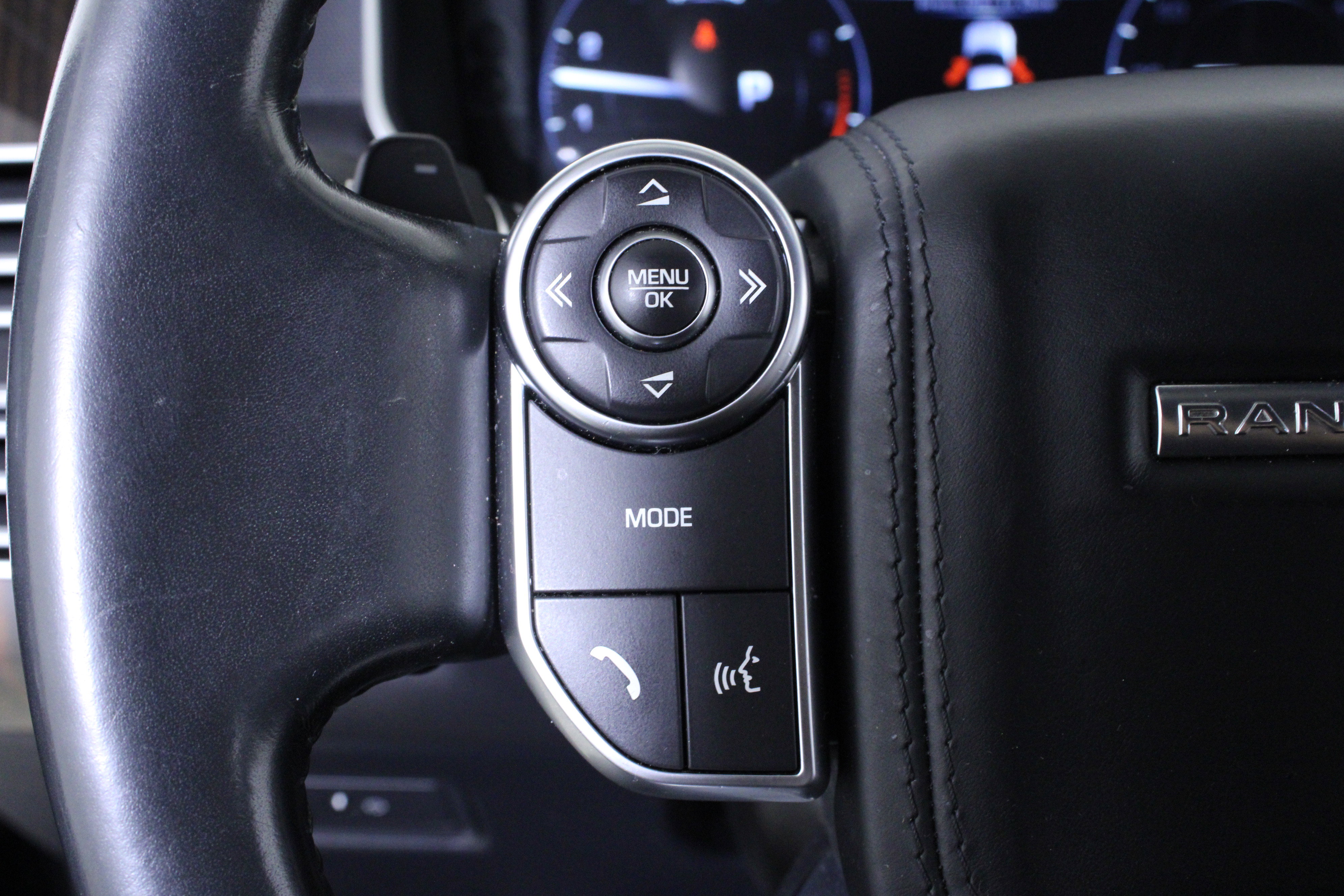 Used 2016 Land Rover Range Rover HSE image 25