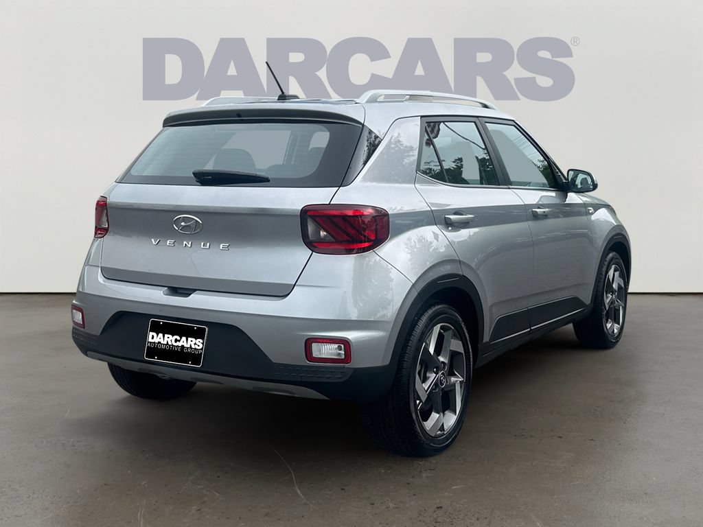 Used 2025 Hyundai Venue SEL FWD image 7