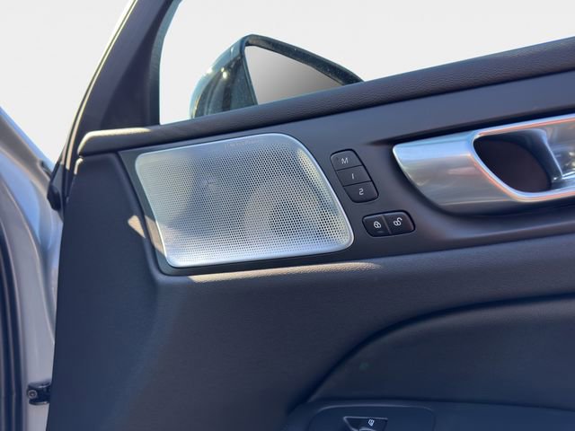 Used 2025 Volvo S60 T8 Ultra w/ Climate Package image 33