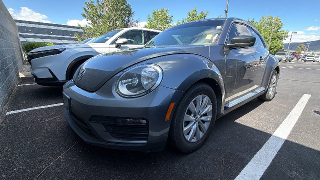 Used 2018 Volkswagen Beetle 2.0T S FWD image 4