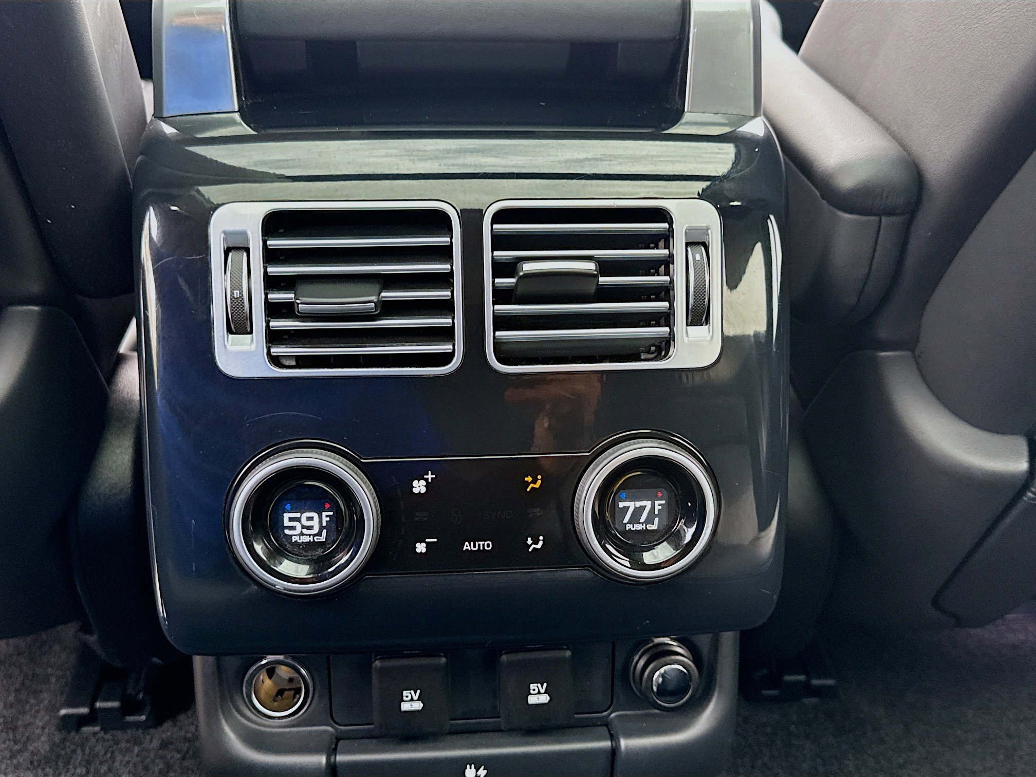 Used 2019 Land Rover Range Rover Supercharged AWD/4WD image 23