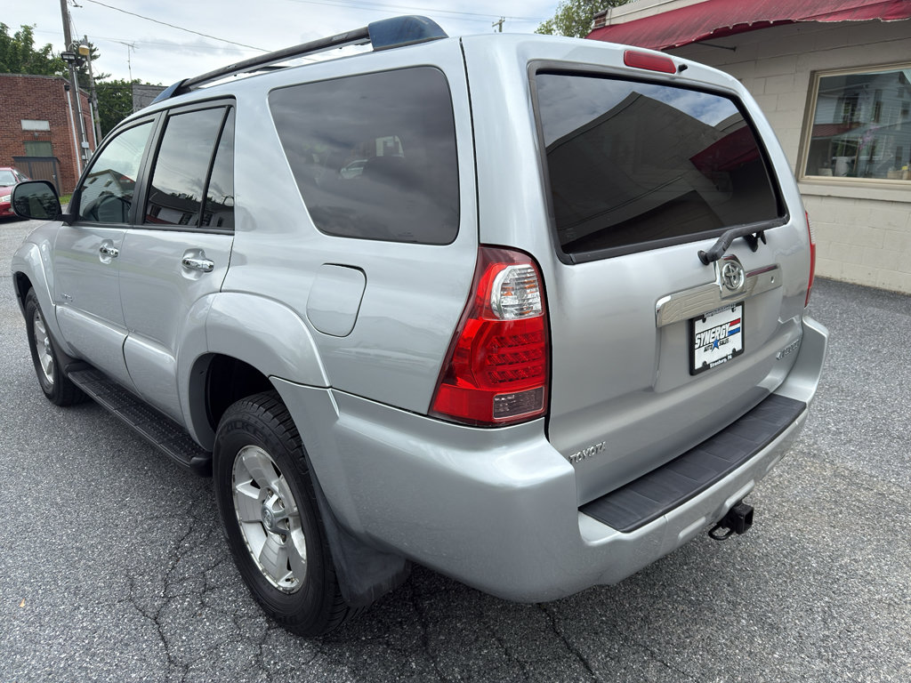 Used 2008 Toyota 4Runner SR5 AWD/4WD image 3