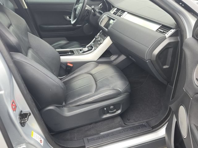 Used 2016 Land Rover Range Rover Evoque SE AWD/4WD image 9
