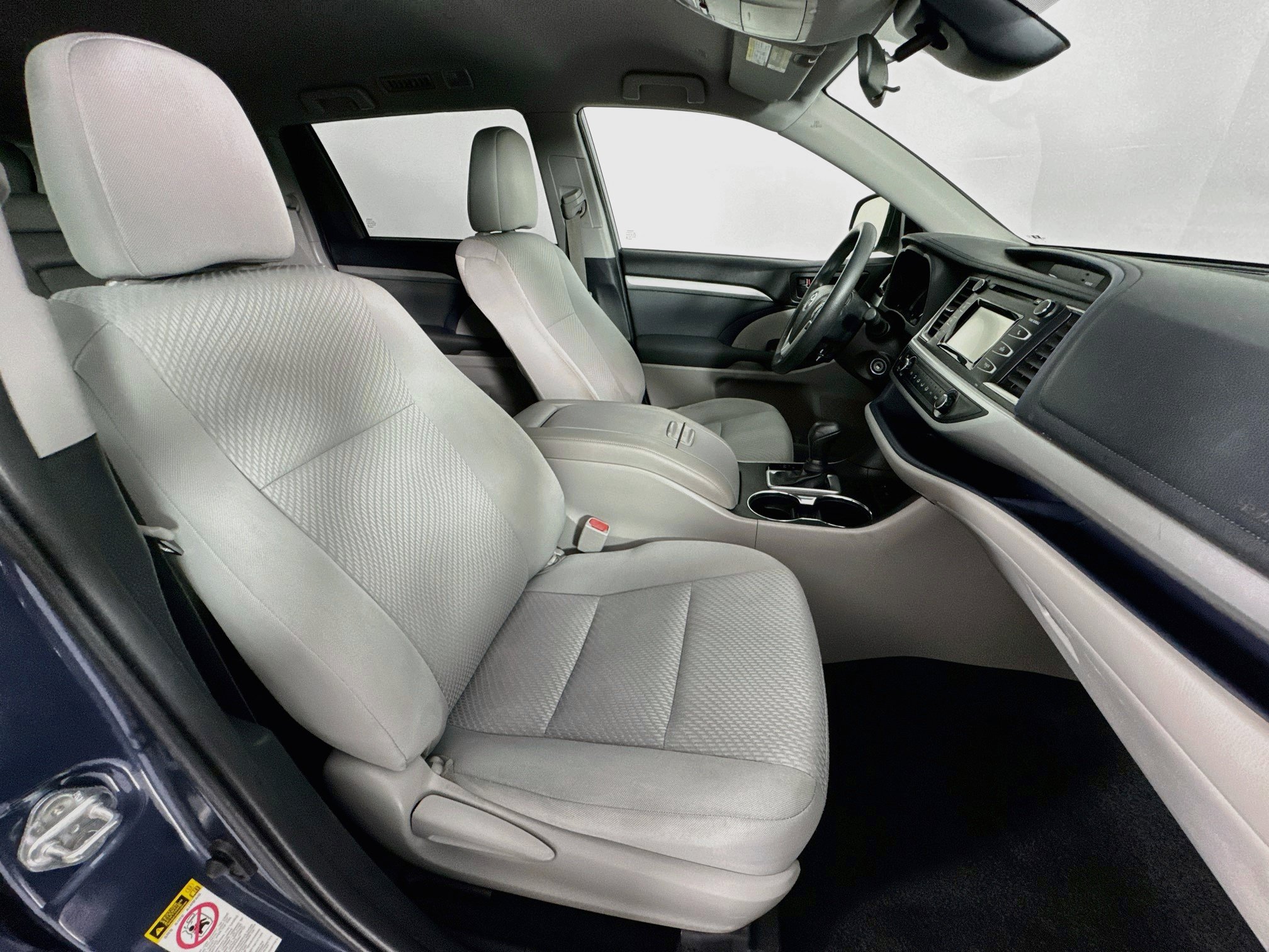 Used 2019 Toyota Highlander LE FWD image 27