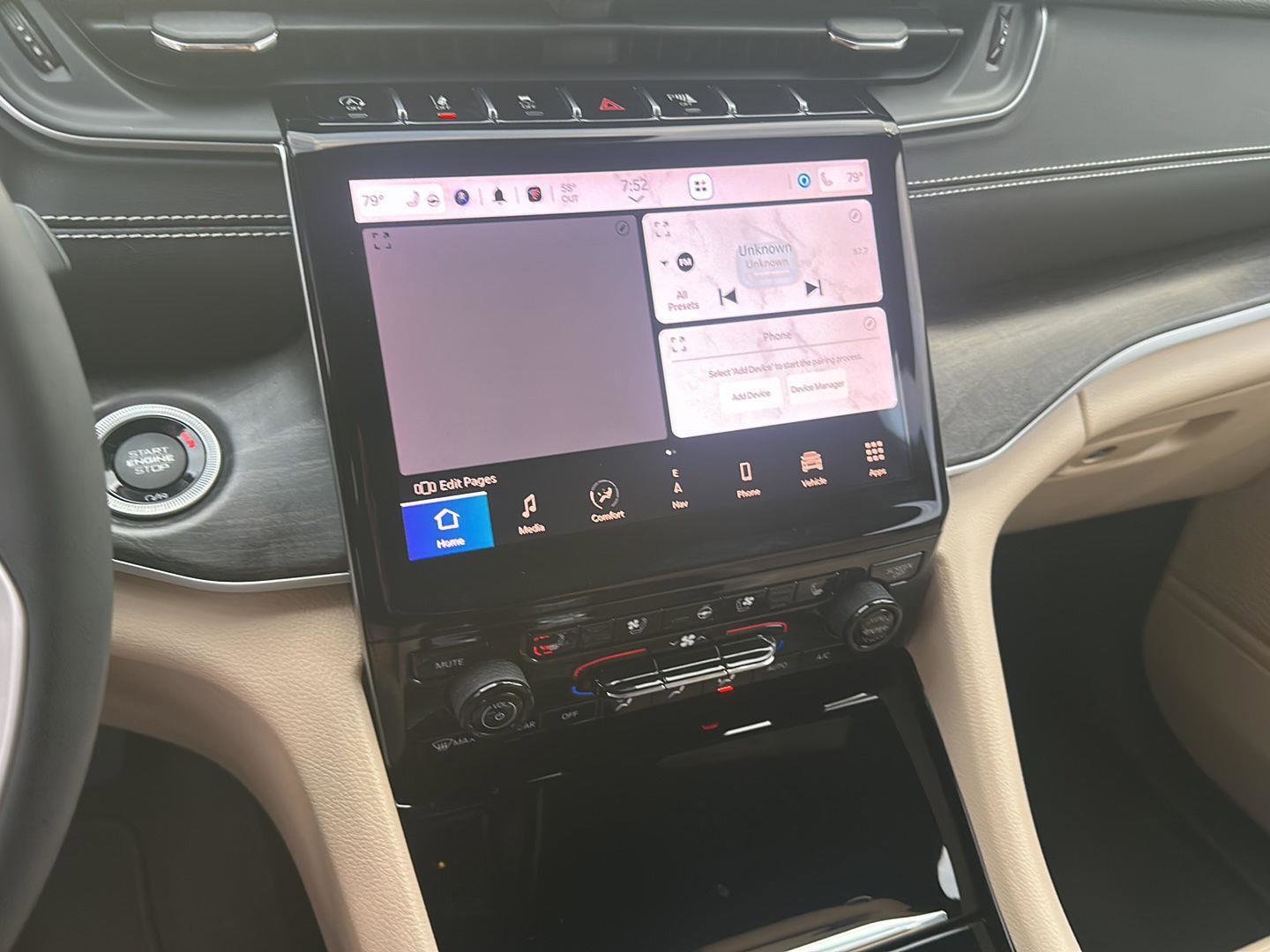 Used 2023 Jeep Grand Cherokee Limited w/ Luxury Tech Group II image 16