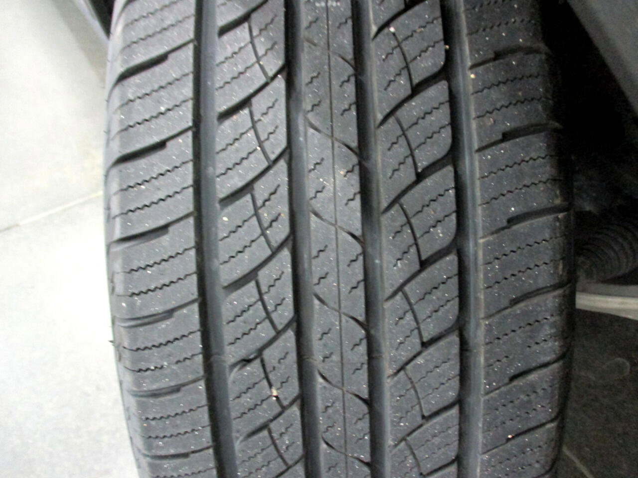 Used 2021 Ford Explorer XLT w/ Equipment Group 202A image 28