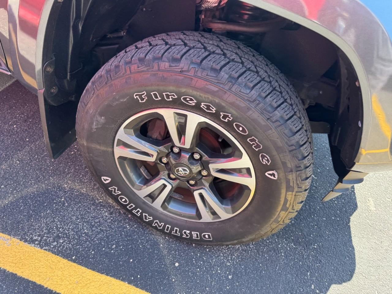 Used 2016 Toyota Tacoma TRD Sport w/ Towing Package AWD/4WD image 3