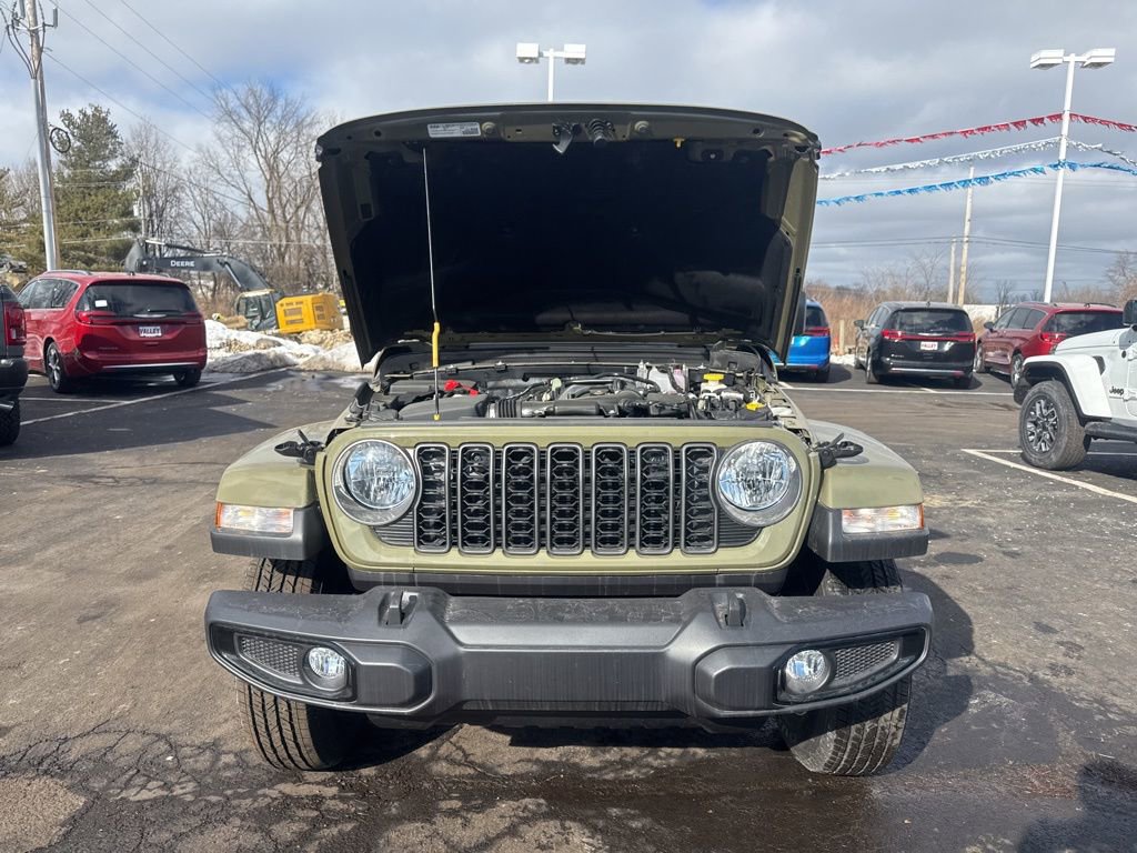 New 2025 Jeep Gladiator Sport image 18
