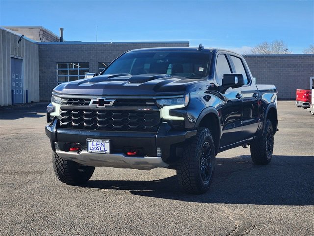 Used 2023 Chevrolet Silverado 1500 ZR2 w/ Technology Package image 4