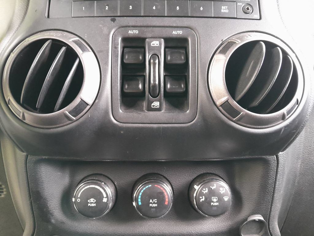 Used 2018 Jeep Wrangler Unlimited Sport S AWD/4WD image 22