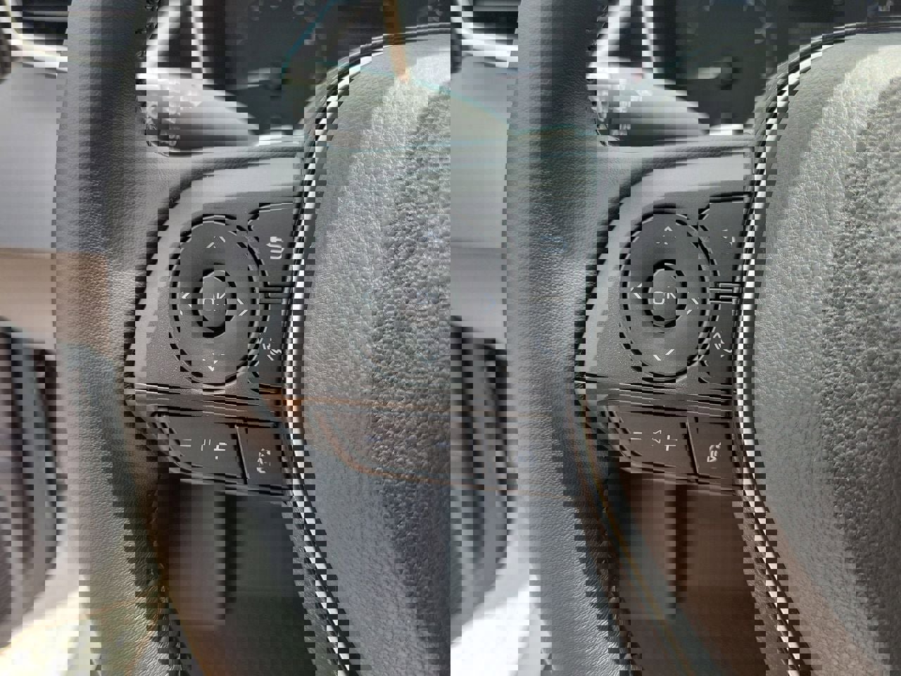 New 2026 Toyota Corolla SE FWD image 19