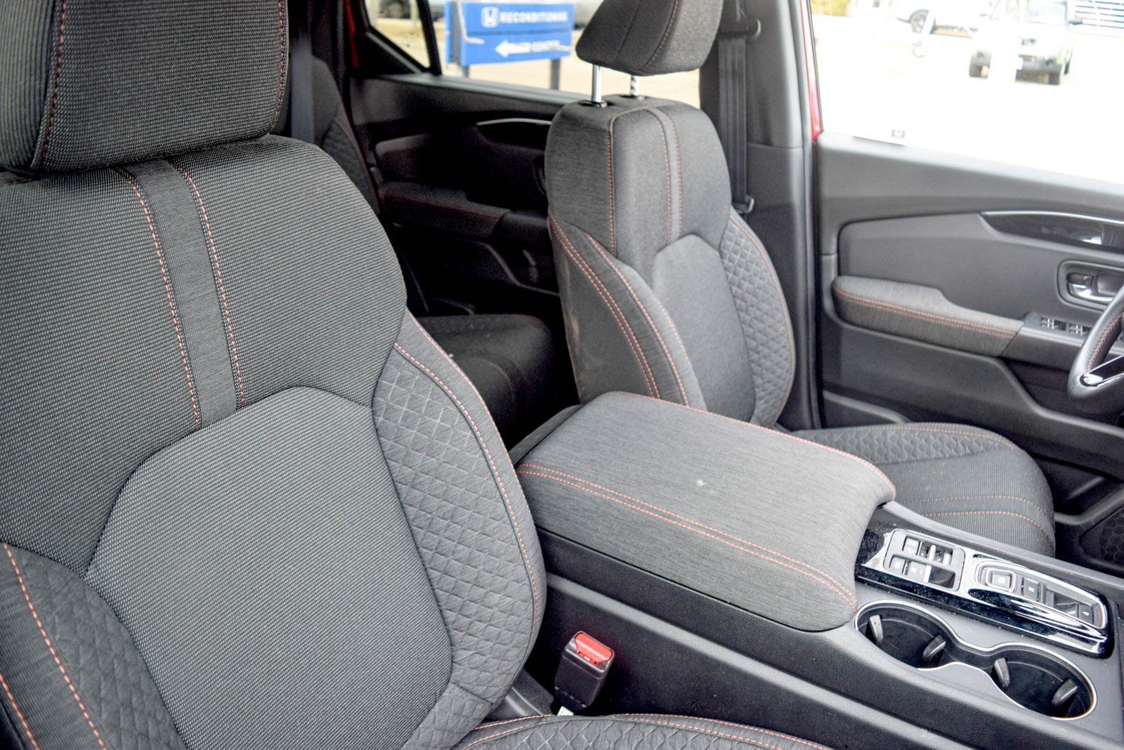 Certified 2025 Honda Pilot Sport image 10