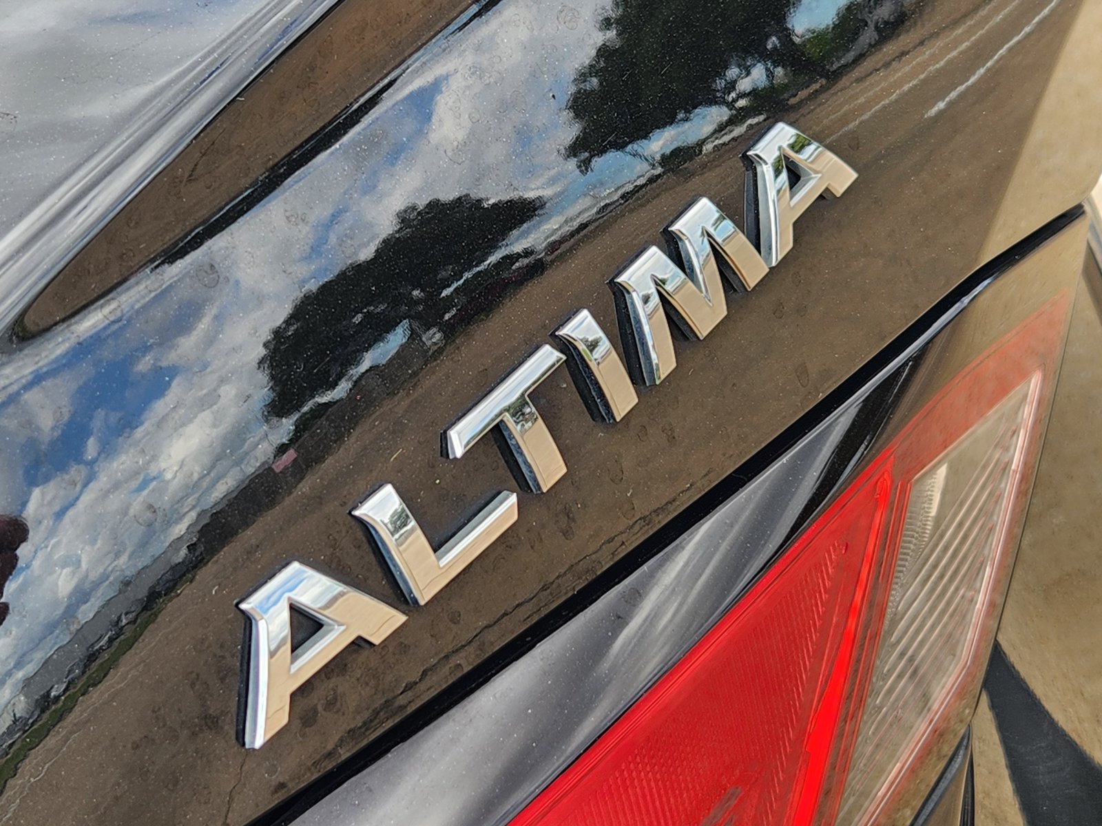 Used 2021 Nissan Altima 2.5 S FWD image 18