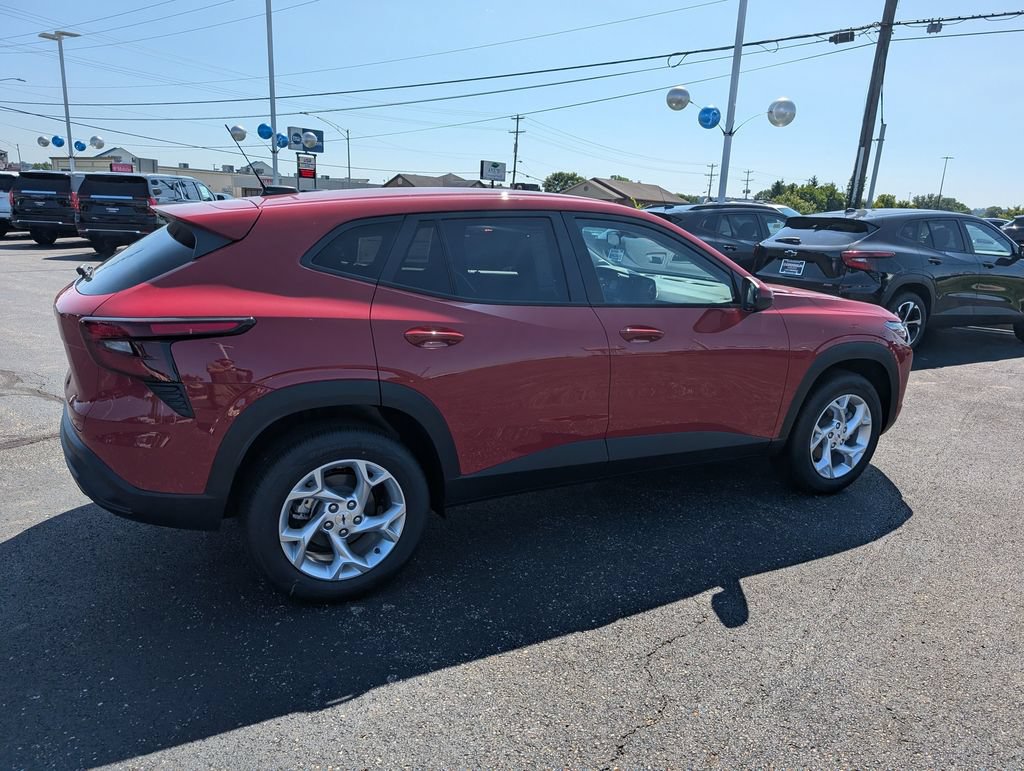New 2026 Chevrolet Trax LS w/ LS Convenience Package FWD image 8